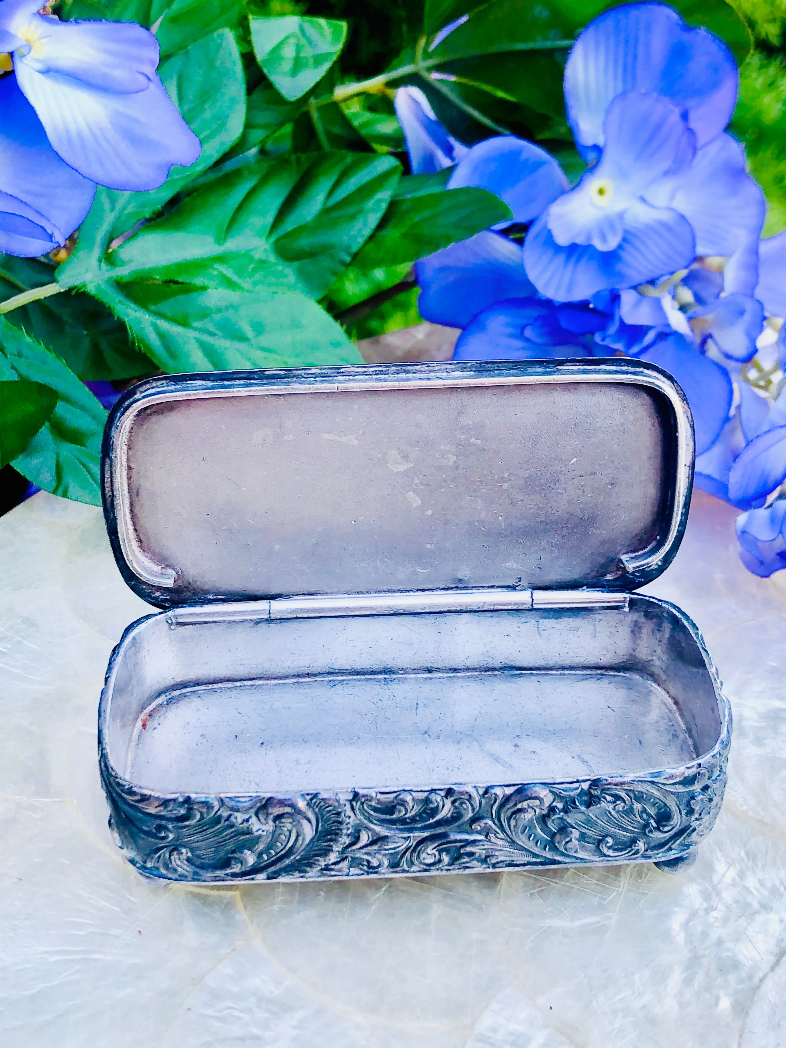 Antique Meriden B Company Silver Quadruple Ornate #127 Plate Footed Trinket Box