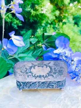 Antique Meriden B Company Silver Quadruple Ornate #127 Plate Footed Trinket Box