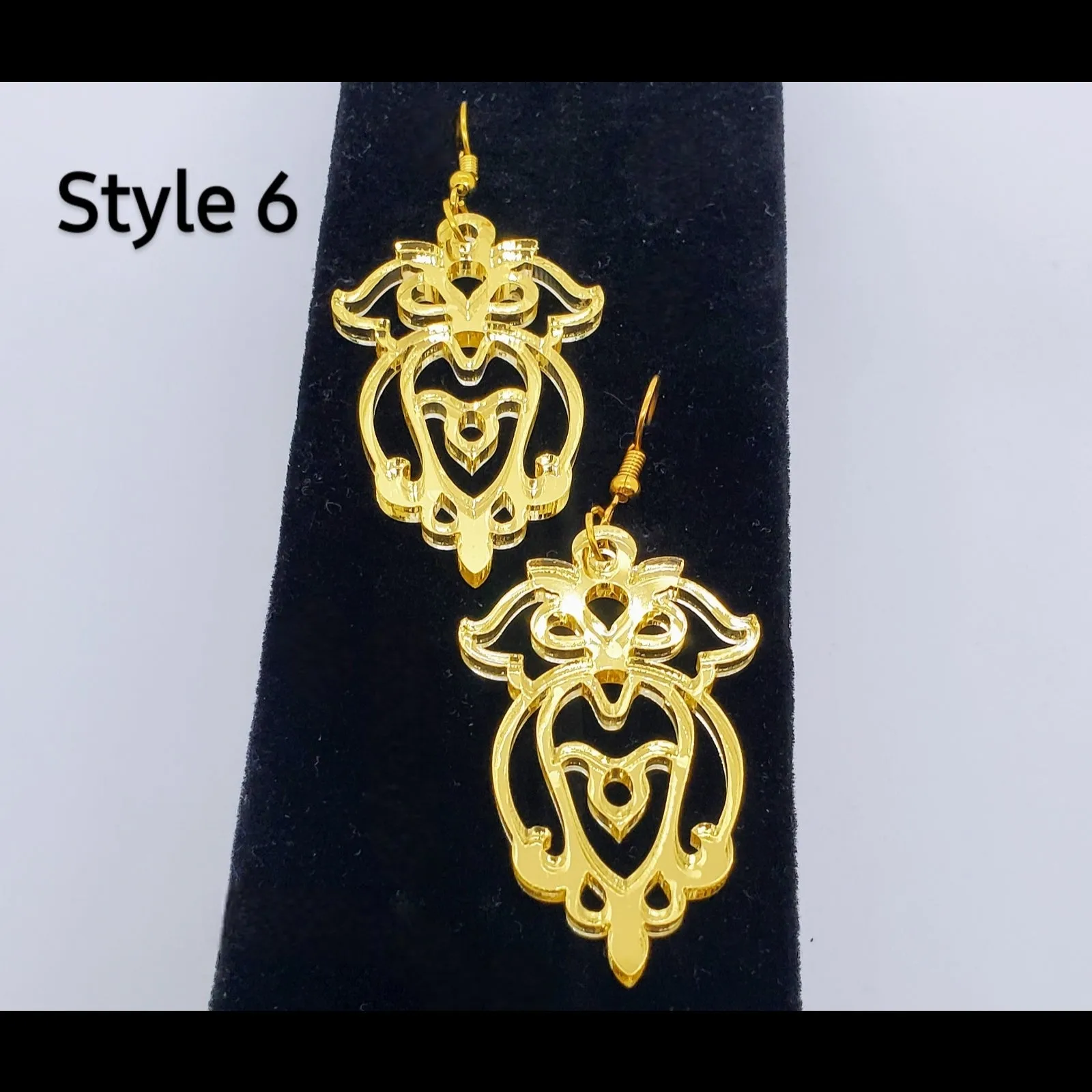 EXTRAVAGANZA-Acrylic Baroque style earrings