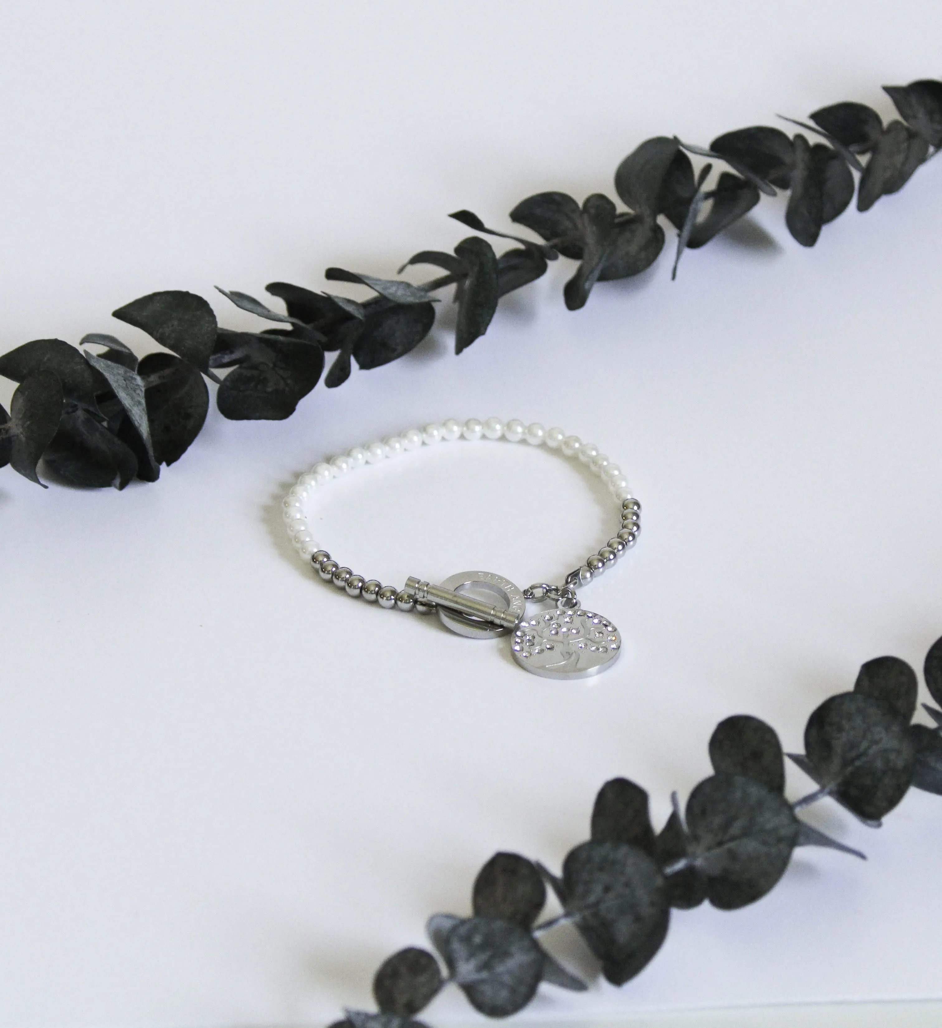 Grand-daughter's Joy: Shell Pearl Bracelet