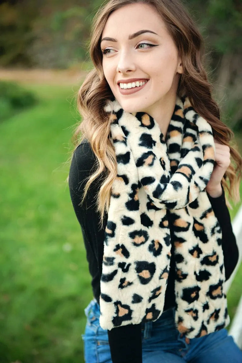 Leo Cream Scarf
