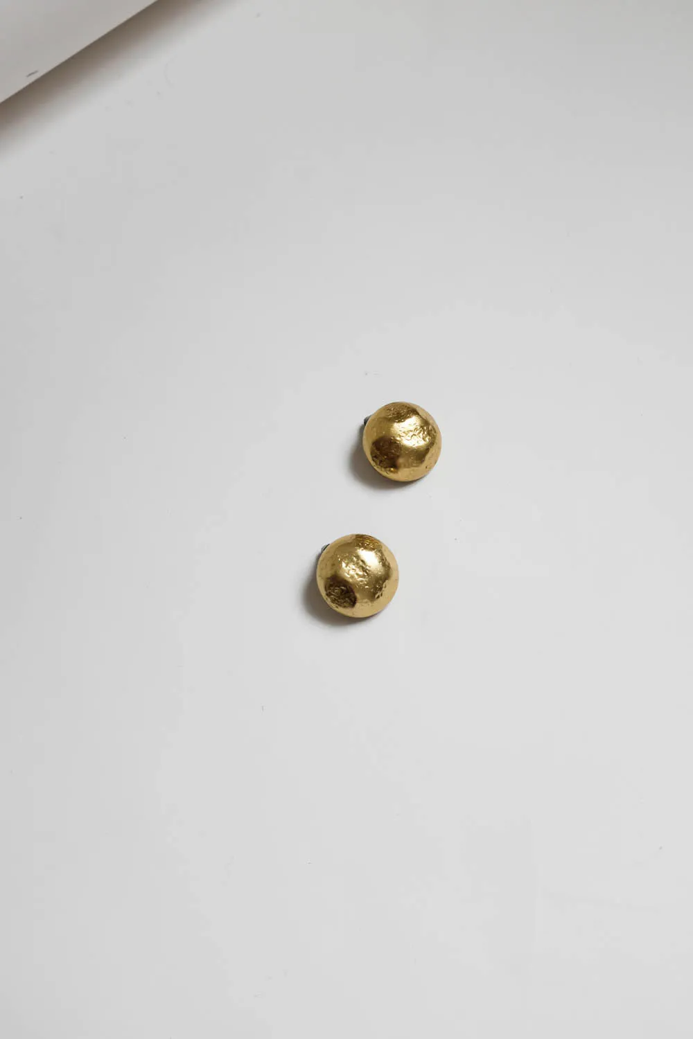 MOON VINTAGE 14K GOLD HAMMERED EARRINGS