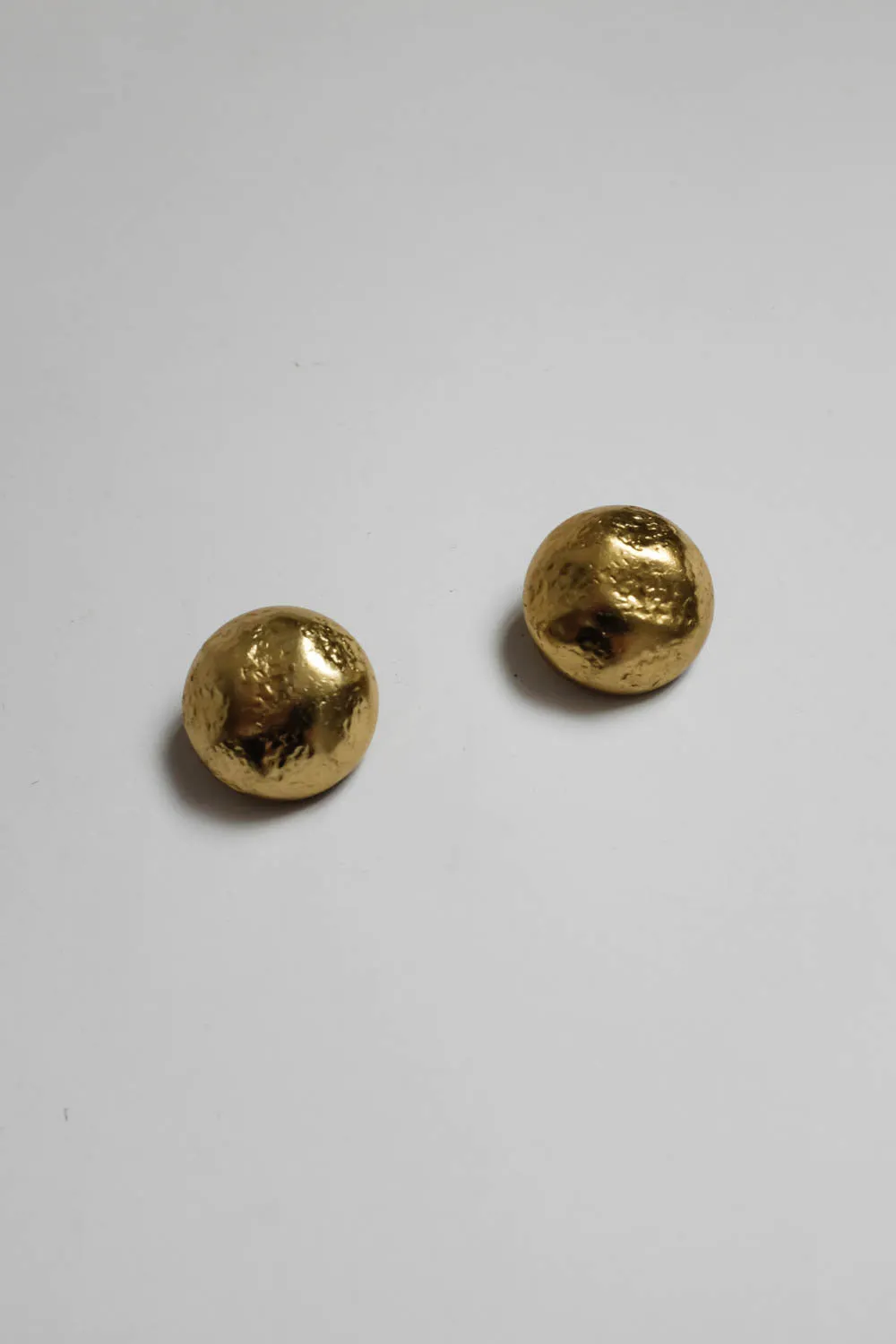 MOON VINTAGE 14K GOLD HAMMERED EARRINGS