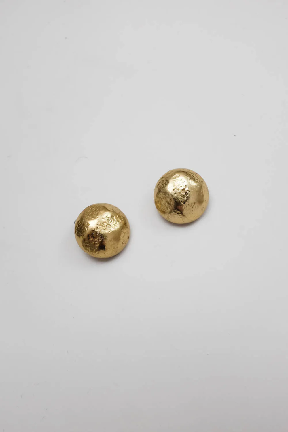MOON VINTAGE 14K GOLD HAMMERED EARRINGS