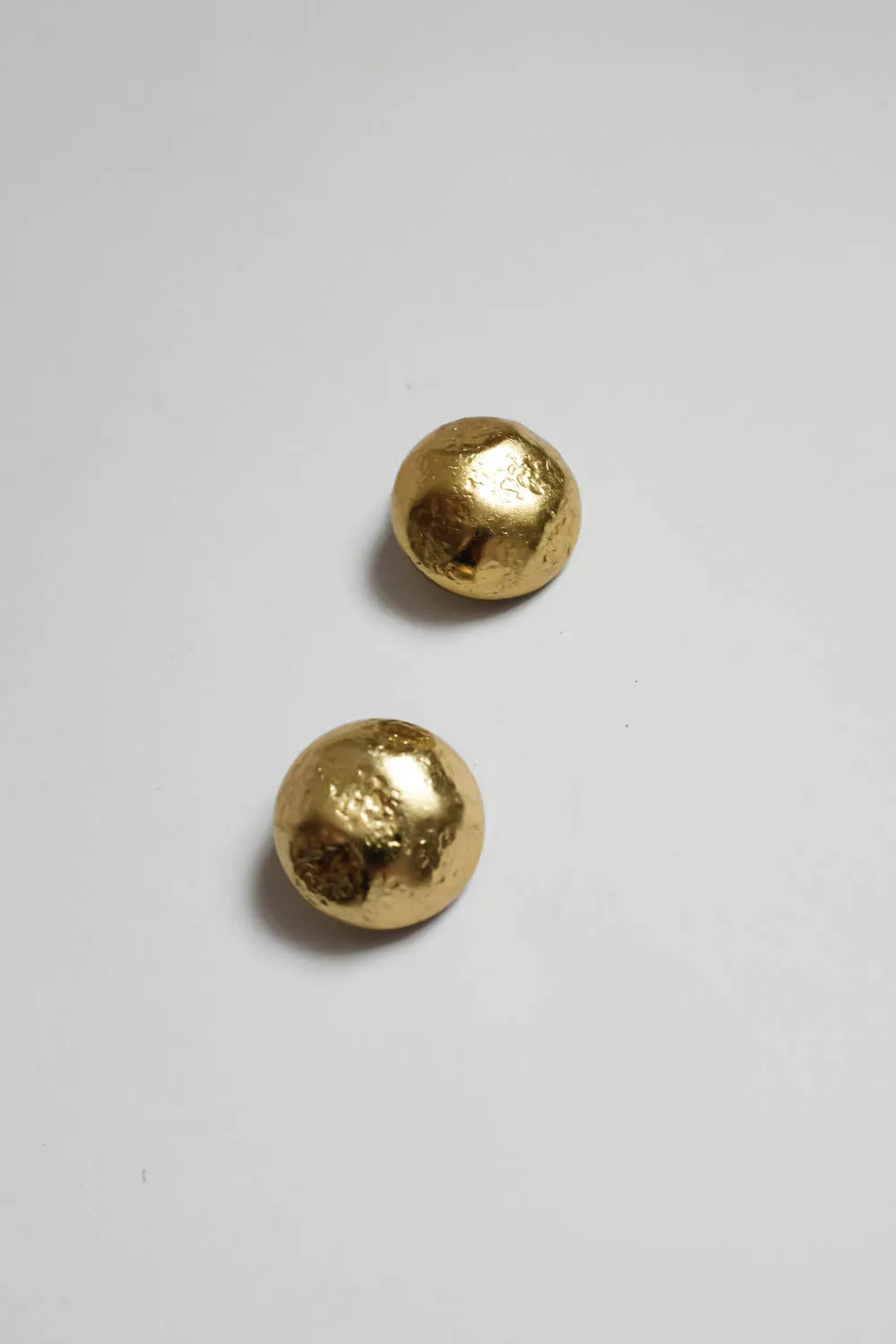 MOON VINTAGE 14K GOLD HAMMERED EARRINGS