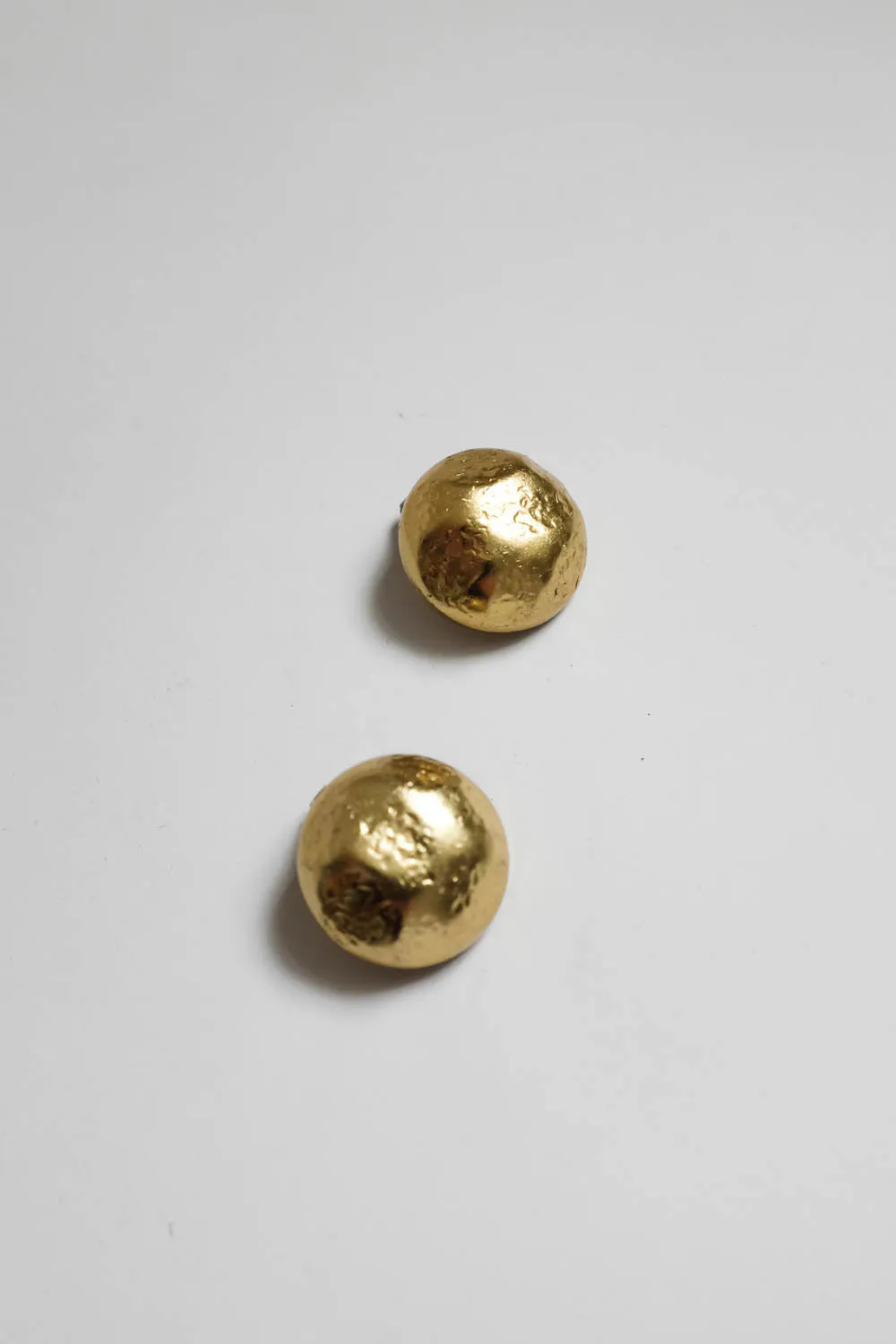 MOON VINTAGE 14K GOLD HAMMERED EARRINGS