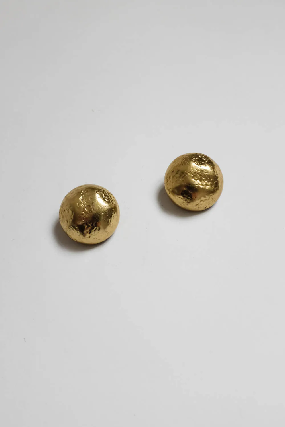 MOON VINTAGE 14K GOLD HAMMERED EARRINGS