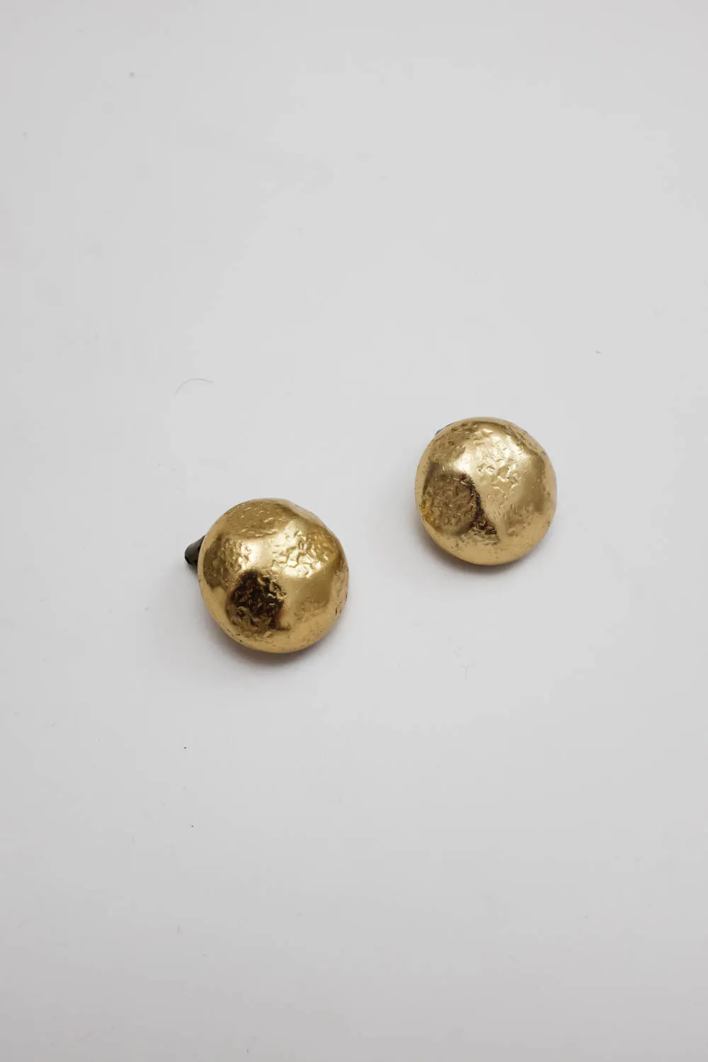 MOON VINTAGE 14K GOLD HAMMERED EARRINGS