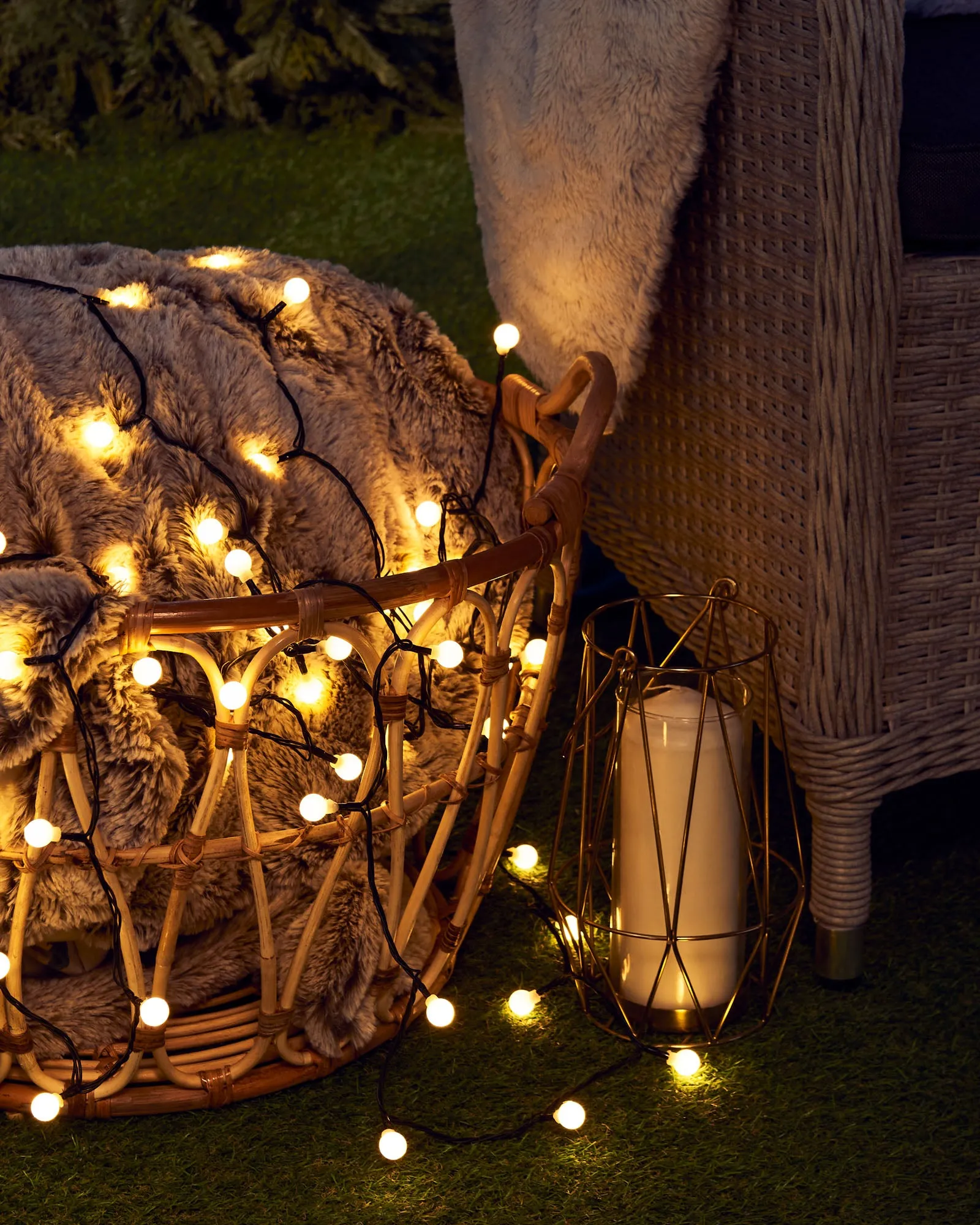 Outdoor Multi-Function 100 Berry LED Light String, Warm White