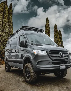 Rugged Designs Baja LP Roof Rack - Curved Light Bar