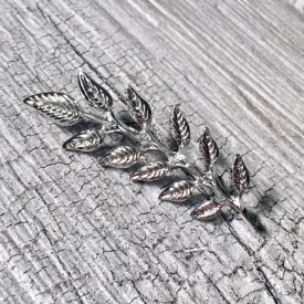 SET OF 2 SILVER LEAF COLLAR PINS / BROOCH PINS