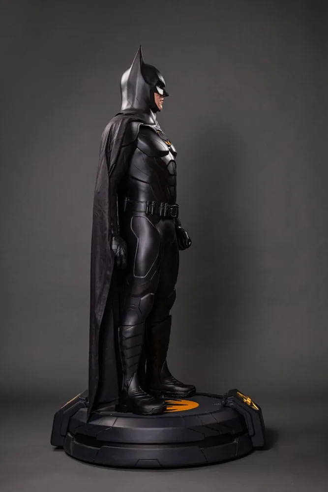 The Flash Life-Size Statue Batman Keaton 2 211 Cm