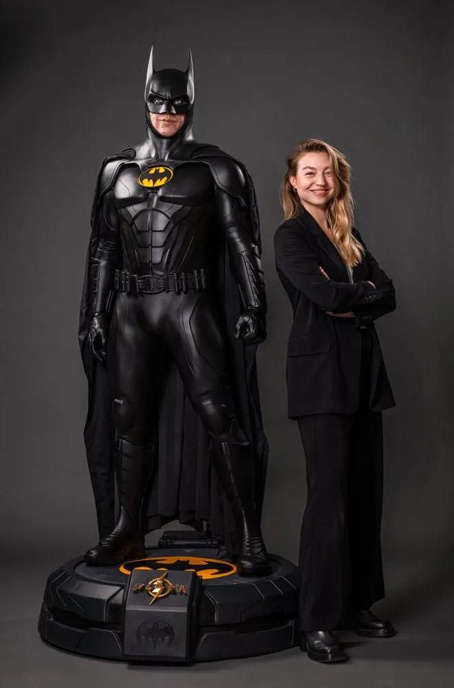 The Flash Life-Size Statue Batman Keaton 2 211 Cm